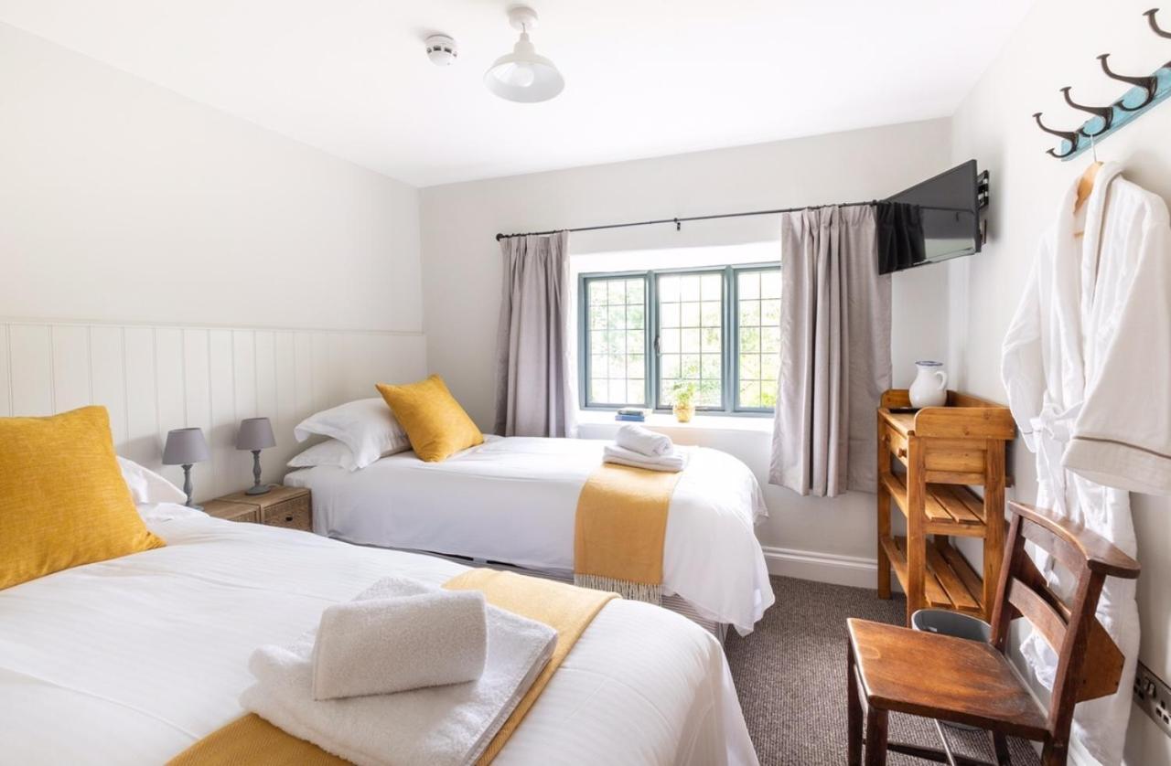 The Bell At Sapperton Bed & Breakfast Cirencester Room photo